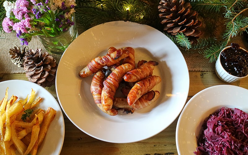 organic sausages and organic bacon for Christmas pigs in blankets