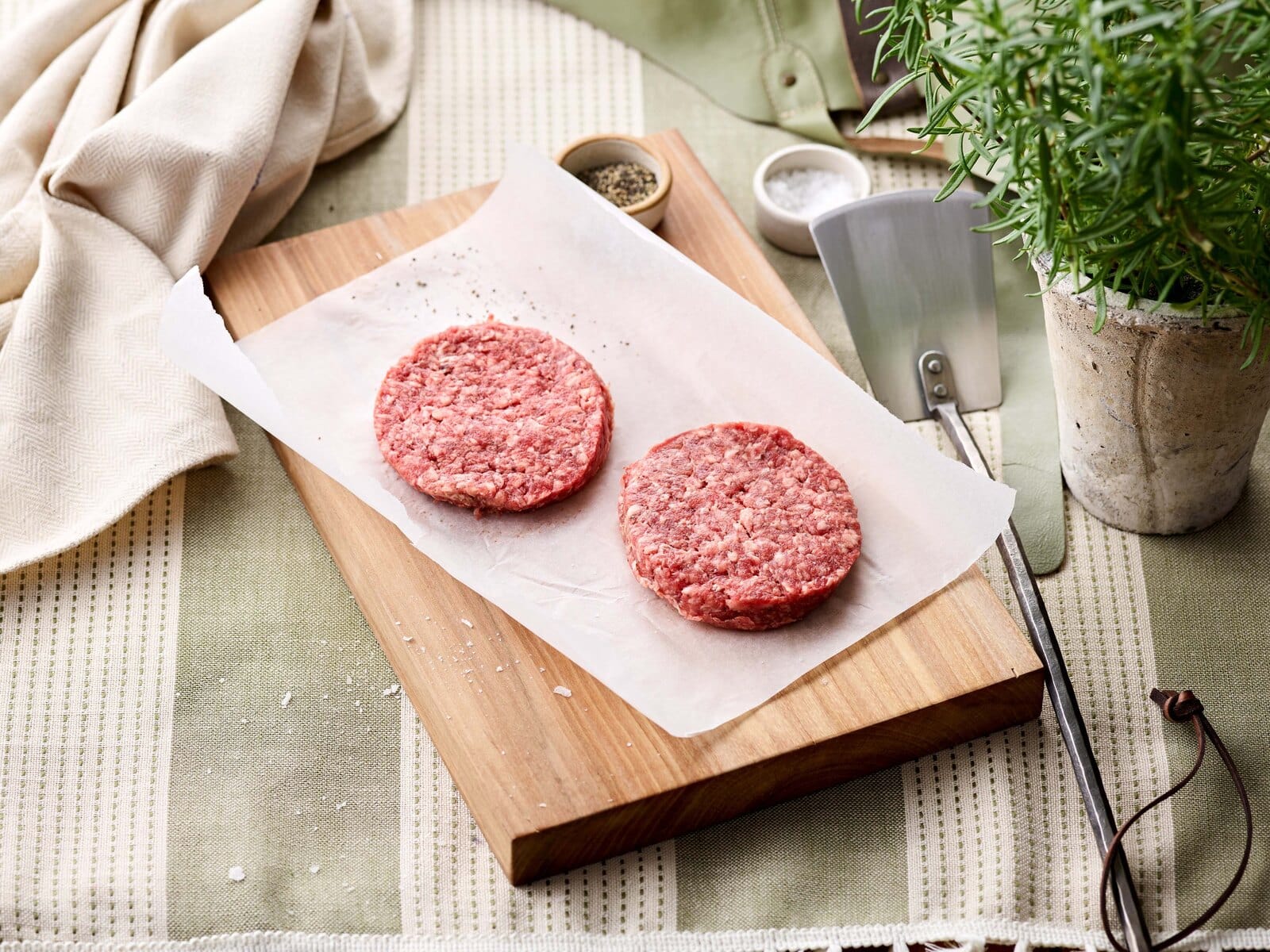 Eversfield Organic Beef 6oz Beef Steak Burgers 2x 6oz